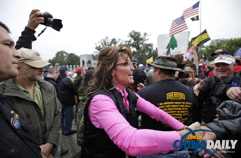 美國(guó)“百萬(wàn)老兵大游行”抗議政府關(guān)門 佩林到場(chǎng)慰問（組圖）