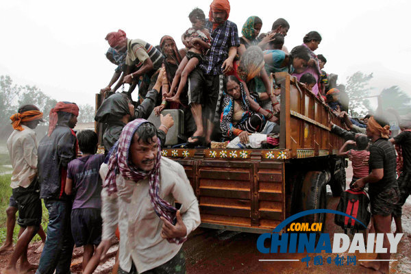 “藍(lán)寶石”侵襲印度 超80萬人轉(zhuǎn)移