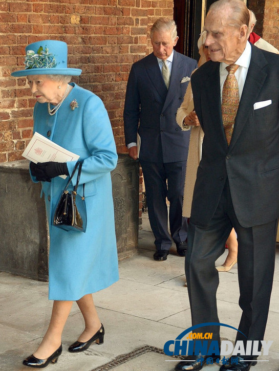 盤點(diǎn)參加喬治小王子受洗儀式皇室成員與賓客 哈里獨(dú)自現(xiàn)身