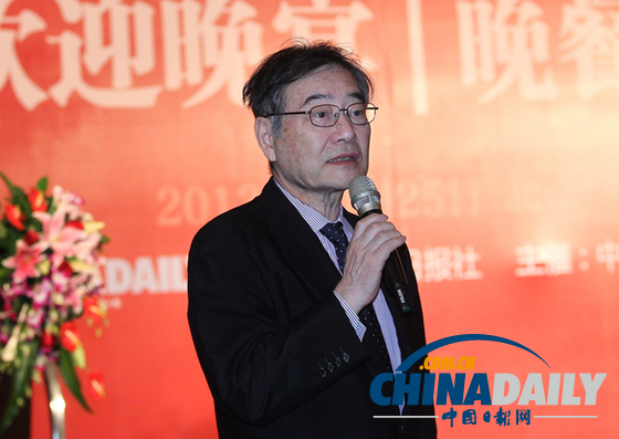 日中友好協(xié)會(huì)會(huì)長(zhǎng)加藤纮一在晚宴上致辭