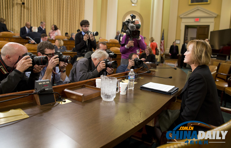 美醫(yī)保部主管就網(wǎng)站癱瘓道歉 奧巴馬醫(yī)改舉步維艱（圖）