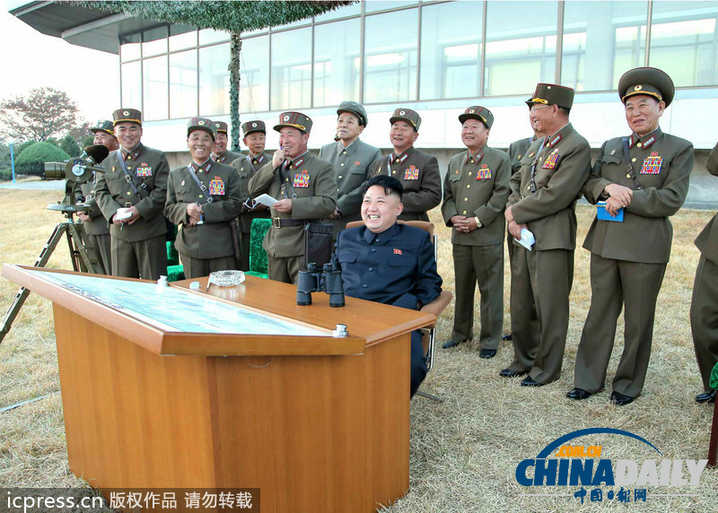 金正恩指導(dǎo)朝鮮人民軍火力打擊訓(xùn)練（組圖）