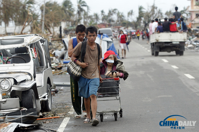 災(zāi)難無情人有情：盤點(diǎn)菲律賓災(zāi)區(qū)感人瞬間（組圖）