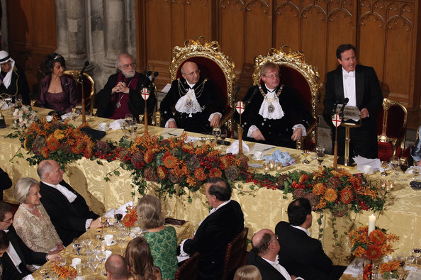 卡梅倫“奢華”宴會上提倡節(jié)儉成笑話