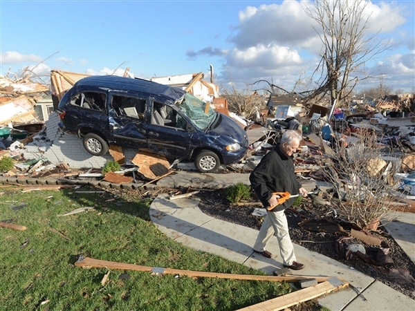 美國伊利諾伊州遭多個龍卷風(fēng)襲擊 至少4人死亡