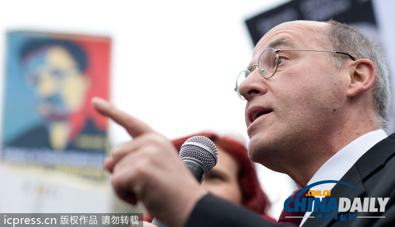 德國(guó)議會(huì)討論監(jiān)聽(tīng)事件 民眾示威聲援斯諾登