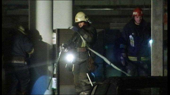 拉脫維亞首都一超市樓頂坍塌 數(shù)十人死傷（組圖）