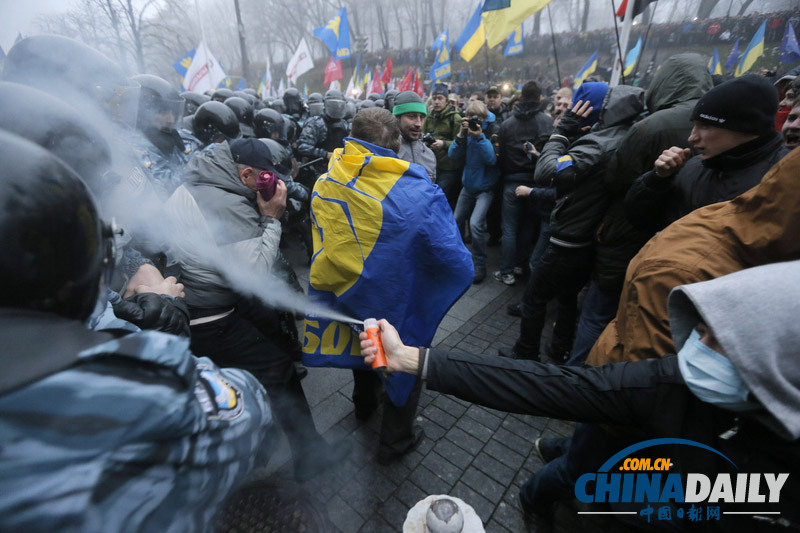 烏克蘭暫停加入歐盟進程引發(fā)大規(guī)?？棺h