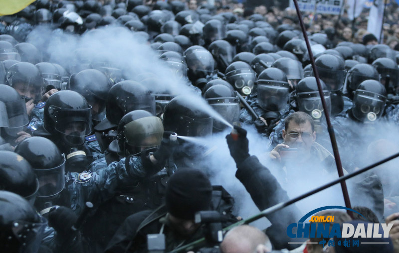 烏克蘭暫停加入歐盟進程引發(fā)大規(guī)模抗議