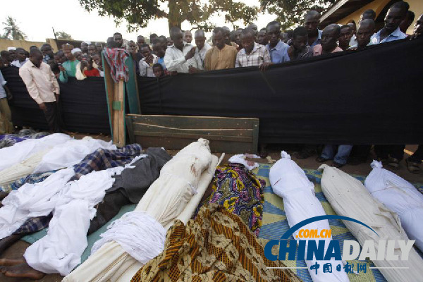 中非首都爆沖突至少105死 多數(shù)遭棍棒打死或砍殺