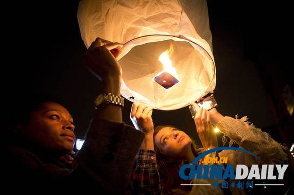 告別曼德拉:普京贊曼德拉“偉大” 戈?duì)柊蛦谭蛑掳? style=