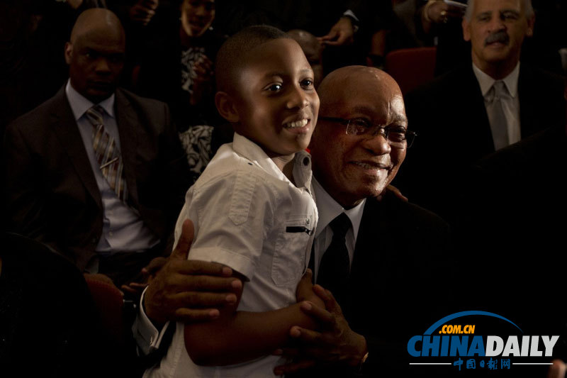 南非全國祈禱日 總統(tǒng)祖馬曼德拉家人出席悼念活動(dòng)