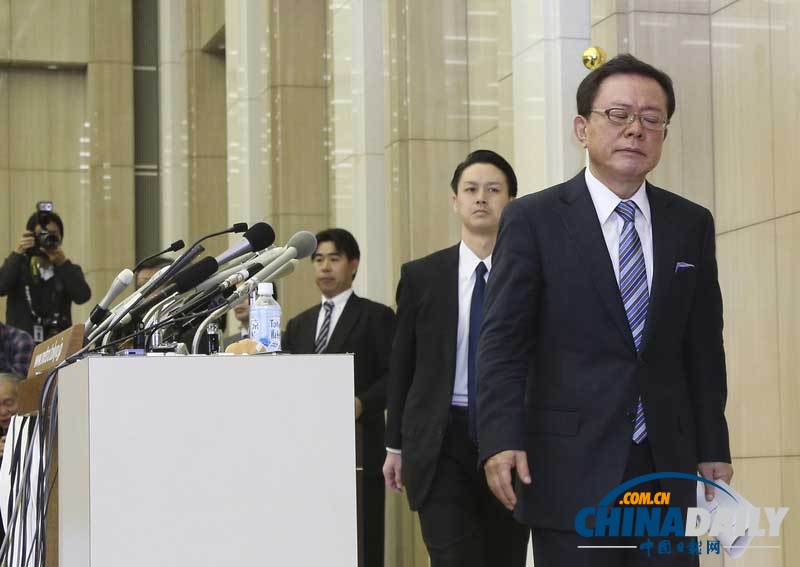 東京都知事因涉嫌受賄辭職 鞠躬為不道德行為道歉