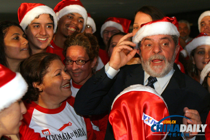 扮裝搞鬼拍全家福 盤點(diǎn)各國(guó)政要的溫情圣誕時(shí)刻