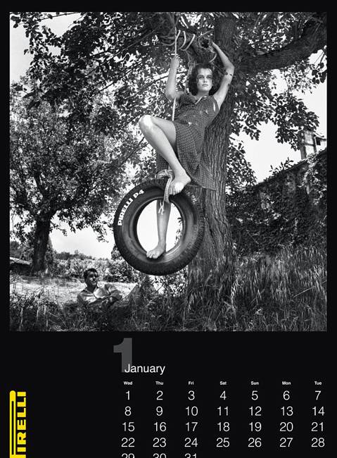 日期驚人一致！意公司發(fā)布1986年性感舊日歷
