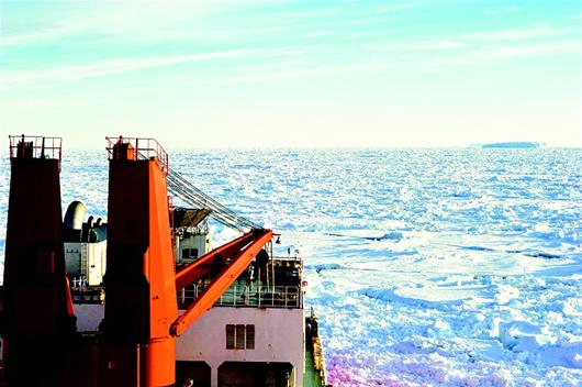 官方：“雪龍”號上受困人員很安全 預(yù)計(jì)6日擺脫困境