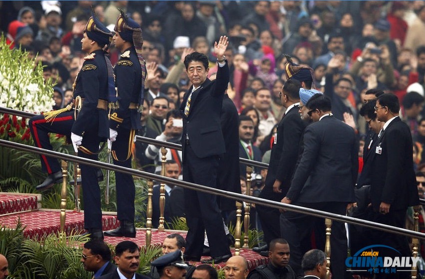 印度閱兵式展先進武器 安倍出席保安持槍護衛(wèi)