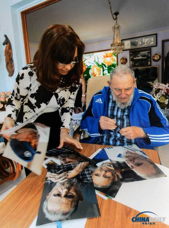 老卡斯特羅與拉美女政要會(huì)面 精神奕奕老當(dāng)益壯(圖)