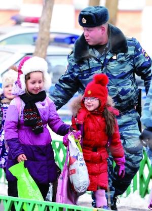 高中生校園劫持20名人質(zhì) 俄加強(qiáng)冬奧會安保