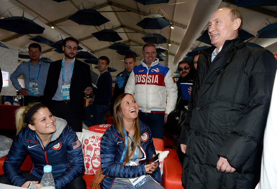 高清組圖:普京抵達索契參觀冬奧會奧運村