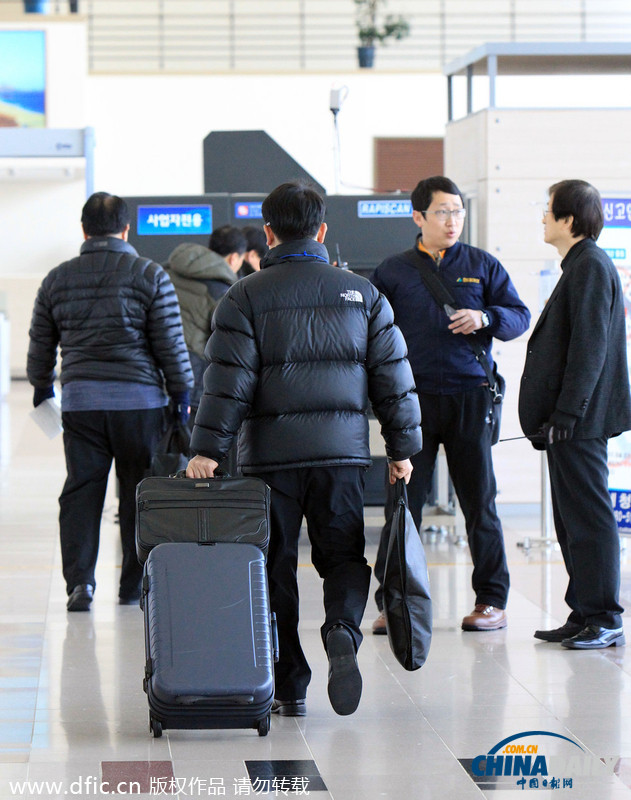 韓“先遣部隊(duì)”赴朝 為離散家屬團(tuán)聚活動做準(zhǔn)備