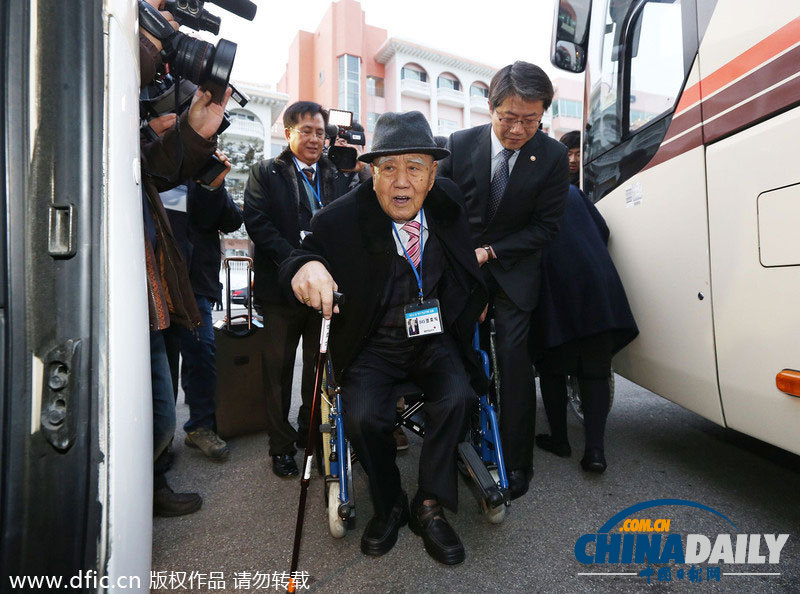 首輪朝韓離散家屬團聚結(jié)束 老人追車表達不舍