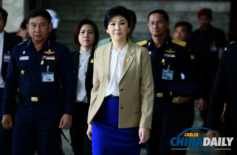 英拉多日隱匿后再現(xiàn)身 泰反對(duì)派示威繼續(xù)