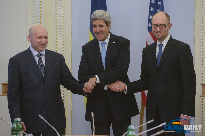 美國務卿帶10億美元“見面禮”赴基輔 表達支持