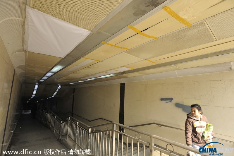 湖北：長港地下通道造價(jià)1200萬元 吊頂竟用紙糊膠粘