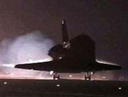 為什么夜晚飛機(jī)降落時(shí)要調(diào)暗機(jī)艙里的燈？（通訊員稿）