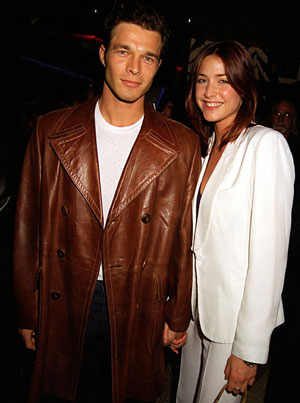 詹尼弗?安妮斯頓牽手英國(guó)男模