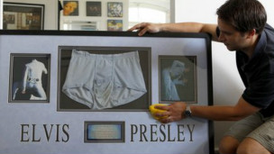 “貓王”內(nèi)褲拍賣價有望破萬鎊