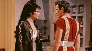 伯頓將留名星光大道 毗鄰前妻泰勒