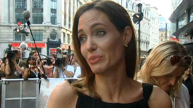 影星朱莉乳腺切除手術(shù)后首次公開(kāi)露面