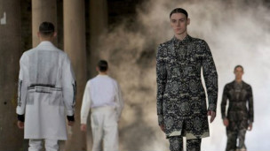 倫敦時(shí)尚: 蕾絲博得千般寵