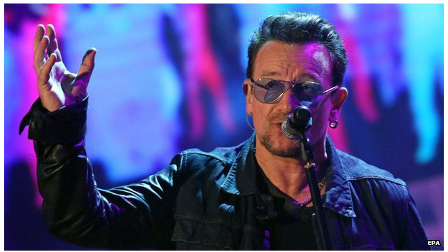 飛機(jī)貨艙門空中脫落 U2主唱有驚無險