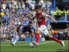 Van Persie On Fire 范佩西所向無(wú)敵