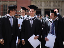 英國教育:獨立委員會調(diào)查學費漲價影響