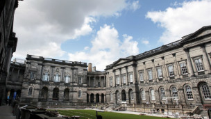 蘇格蘭大學錄取新生人數(shù)“創(chuàng)紀錄”