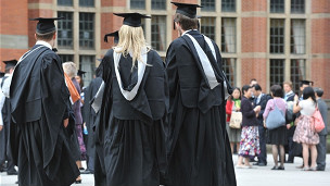 就業(yè)難 更多英國學子海外求職