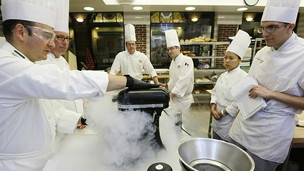 留學(xué)問答:來倫敦學(xué)藍(lán)帶廚藝