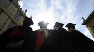 牛津一學(xué)院因“按錢錄取”遭起訴