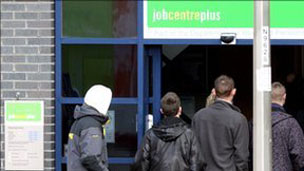 英國(guó)無(wú)業(yè)青年擔(dān)憂電腦技能