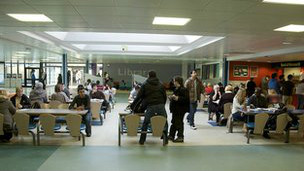 大學(xué)申請(qǐng)人數(shù)保密以防“供需失調(diào)”