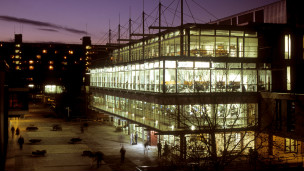 微博網(wǎng)友熱議中國(guó)留英學(xué)生行賄案