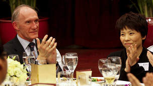 諾丁漢大學(xué)開(kāi)設(shè)“鄧亞萍體育獎(jiǎng)學(xué)金”