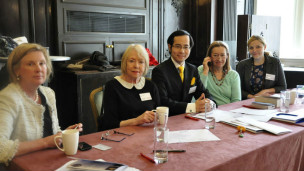 世界英語(yǔ)演講比賽華人首任評(píng)委