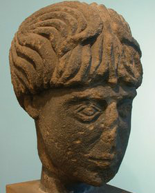 英大學新生幸運發(fā)現(xiàn)羅馬神像