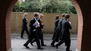 多數(shù)英國(guó)本科生認(rèn)為讀碩士不值