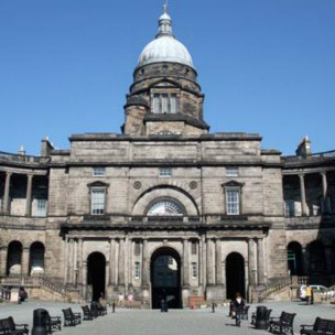 留學(xué)問答:兩所英國大學(xué)的教育專業(yè)